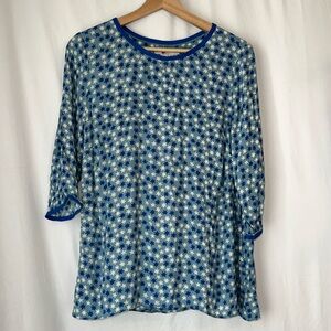EUC Boden 3/4 sleeve blue floral blouse
